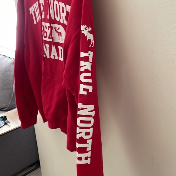 Gently used Canada sweatshirt - Picture 2 of 2